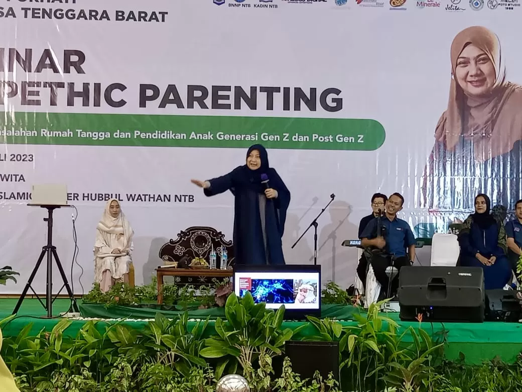 Isi Seminar Di Mataram, Aisyah Dahlan Bagi Tips Mendidik Anak - Lombok Post