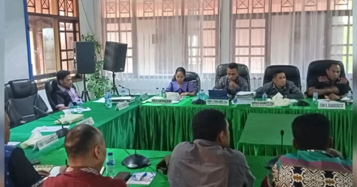 RDP DPRD KKT Memanas, Amrosius Rahanwati Peringatkan Kades Ilngei Soal Hak Anak & Kepentingan Negara