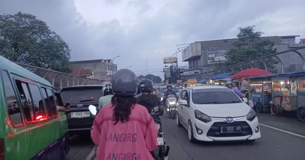 Pasar Malam di Lahan Terminal Mangkrak Harjasari Picu Macet, Pengendara Mengeluh