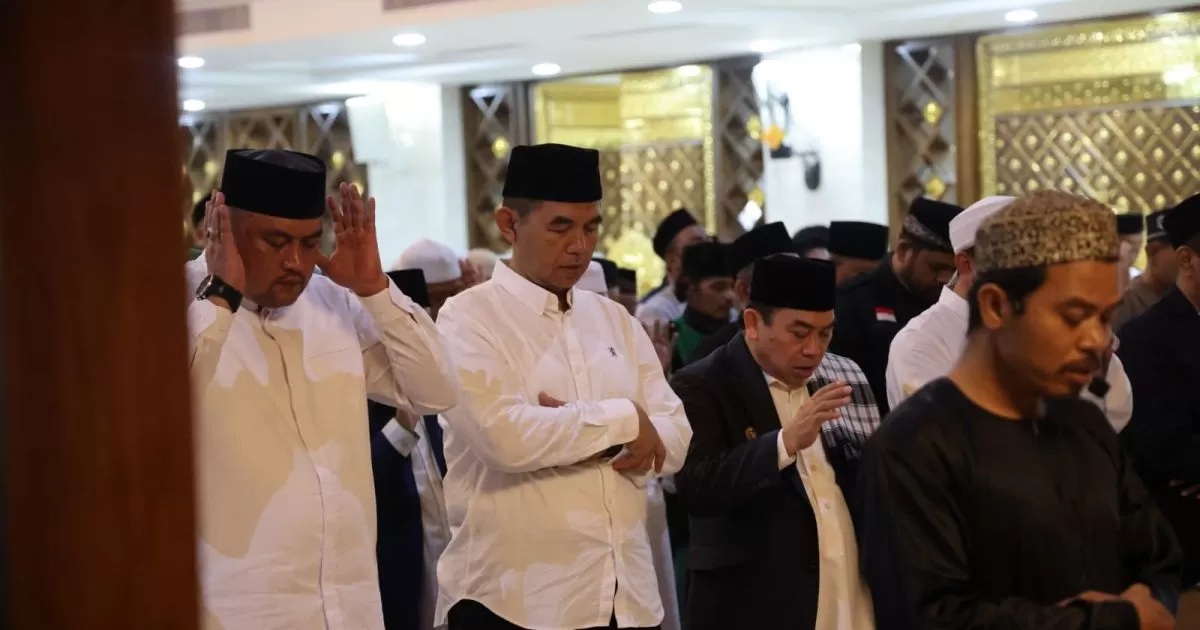 Bupati Bogor Rudy Susmanto I’tikaf dan Shalat Tahajud Bersama Masyarakat di 10 Hari Terakhir Ramadan