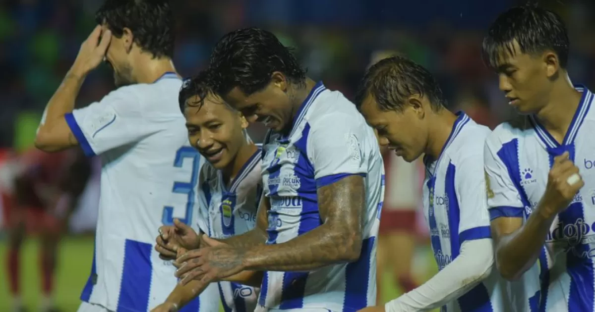 Persib Bandung Tumbangkan Semen Padang 2-0, Ramon Tanque Jadi Pahlawan