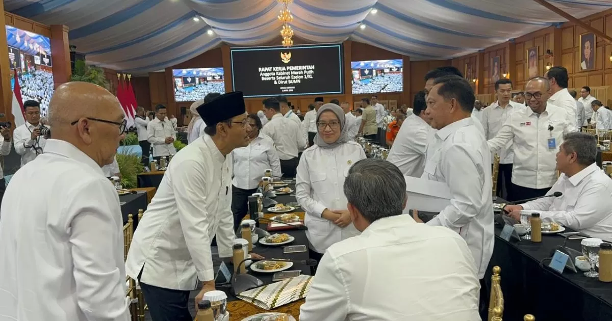 Rini Widyantini Hadiri Rapat Kerja Kabinet, Prabowo Bahas Penurunan Ongkos Haji dan Evaluasi Hutan Tambang