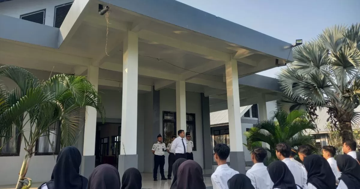 Apel Pagi di Lapas Terbuka Kelas IIB Kendal, Kalapas Tekankan Disiplin dan Integritas Pegawai