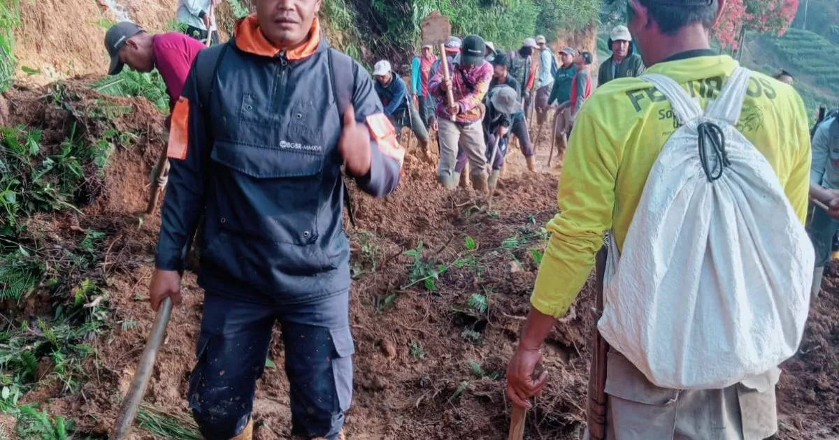 Pemkab Bogor Gercep Tangani Longsor Tutup Akses Malasari–Nirmala, 20 Personel Dikerahkan