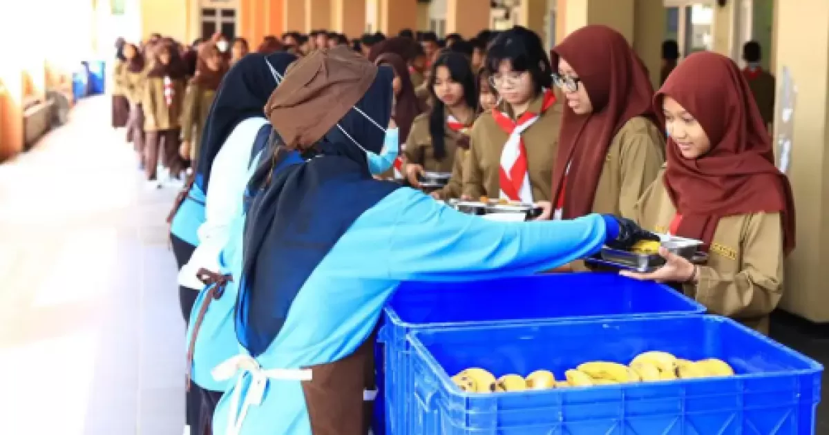 SPPG Polri Pejaten Uji Coba MBG Prasmanan di SMA Kemala Bhayangkari, Gabungkan Gizi dan Edukasi Karakter