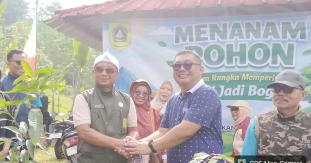 Dinas Pendidikan Kabupaten Bogor Tanam 550 Pohon di Tanjungsari