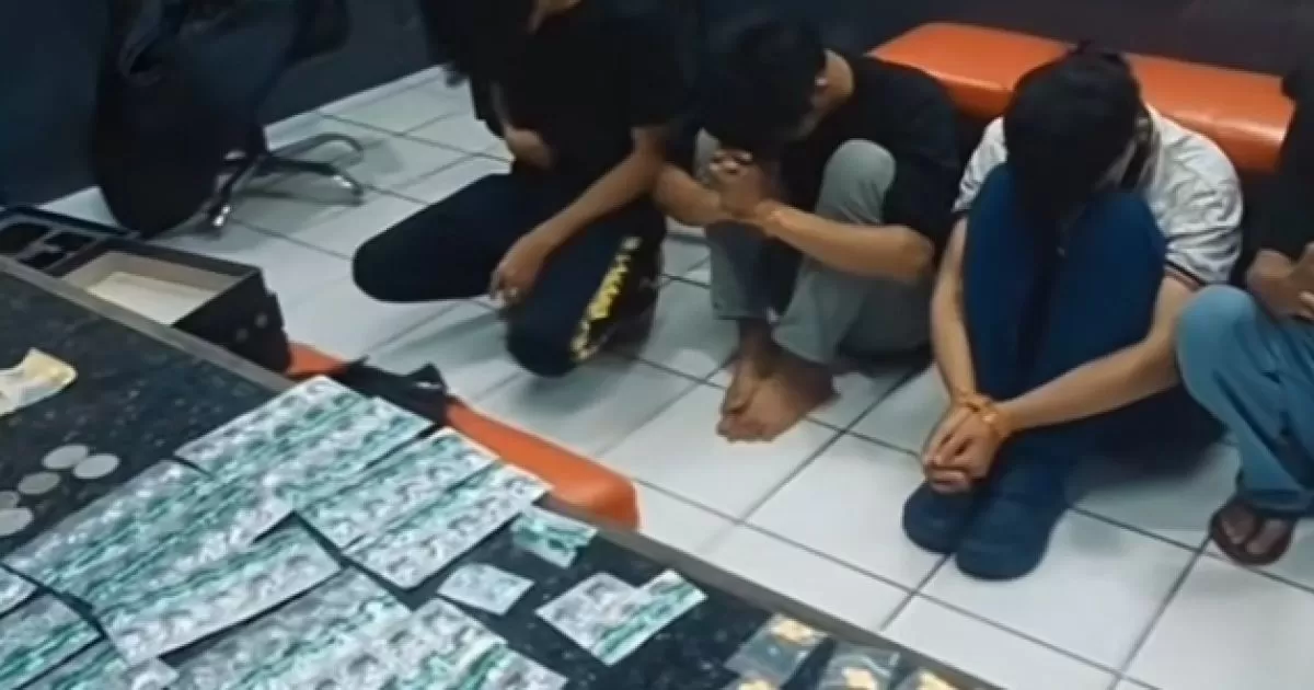 Polsek Gunung Putri Tangkap Empat Pengedar Obat Keras Ilegal di Tlajung Udik