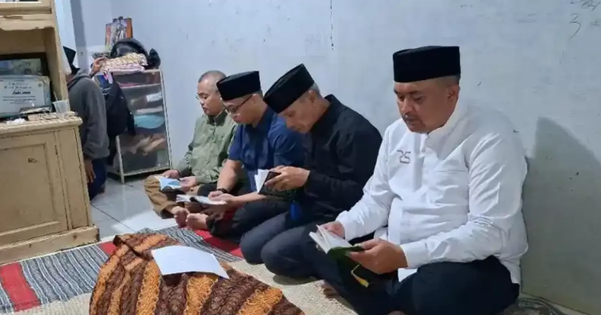 Rudy Susmanto Tiba Dini Hari, Takziah ke Korban Longsor Dramaga dan Tegaskan Tanggung Jawab Pemda