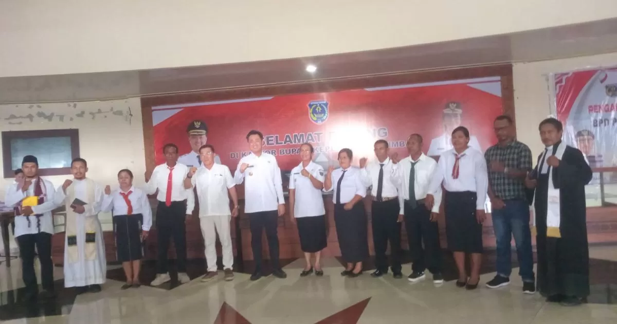 Bupati Ricky Jauwerissa Lantik 36 BPD Antar Waktu, Tekankan Integritas dan Peran Pengawasan Desa