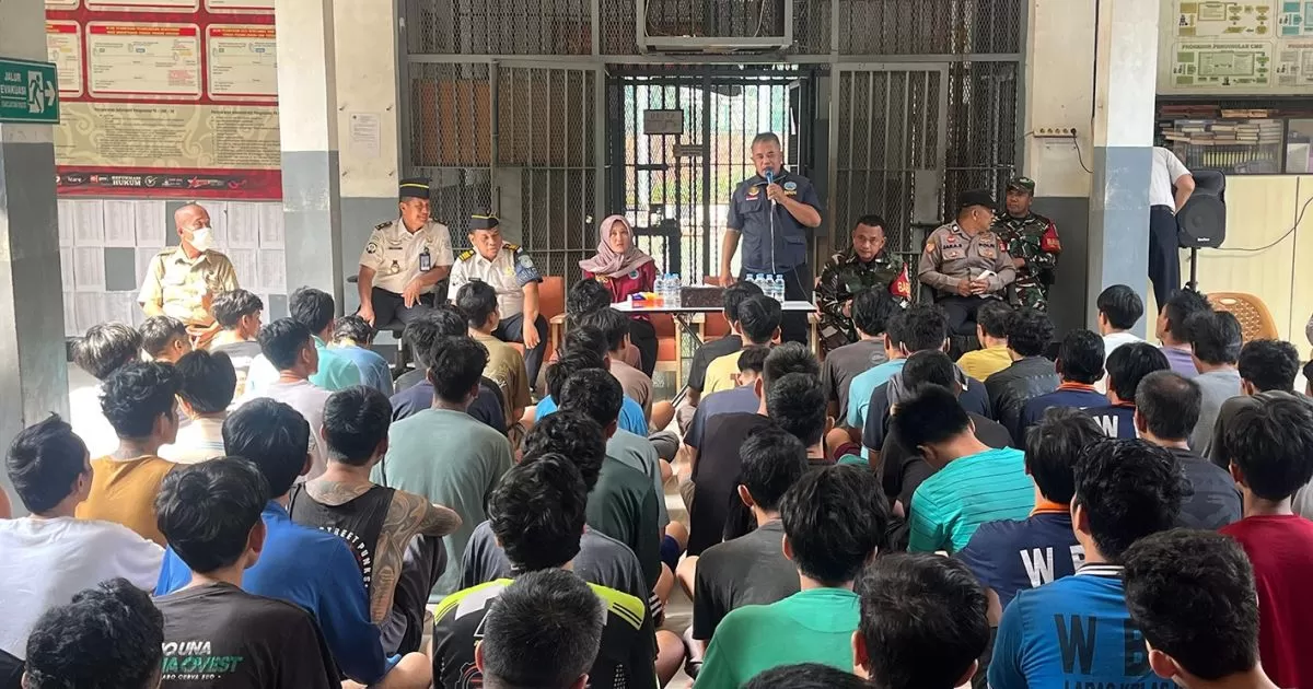 Lapas Cibinong Gelar Apel Ikrar Zero Halinar, Sidak Gabungan dan Tes Urine Ratusan Warga Binaan