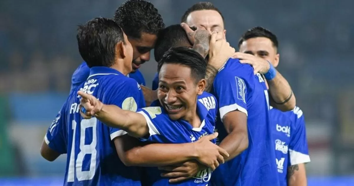 Persib Kalahkan Persija 2-1, Puncak Klasemen Super League Makin Panas