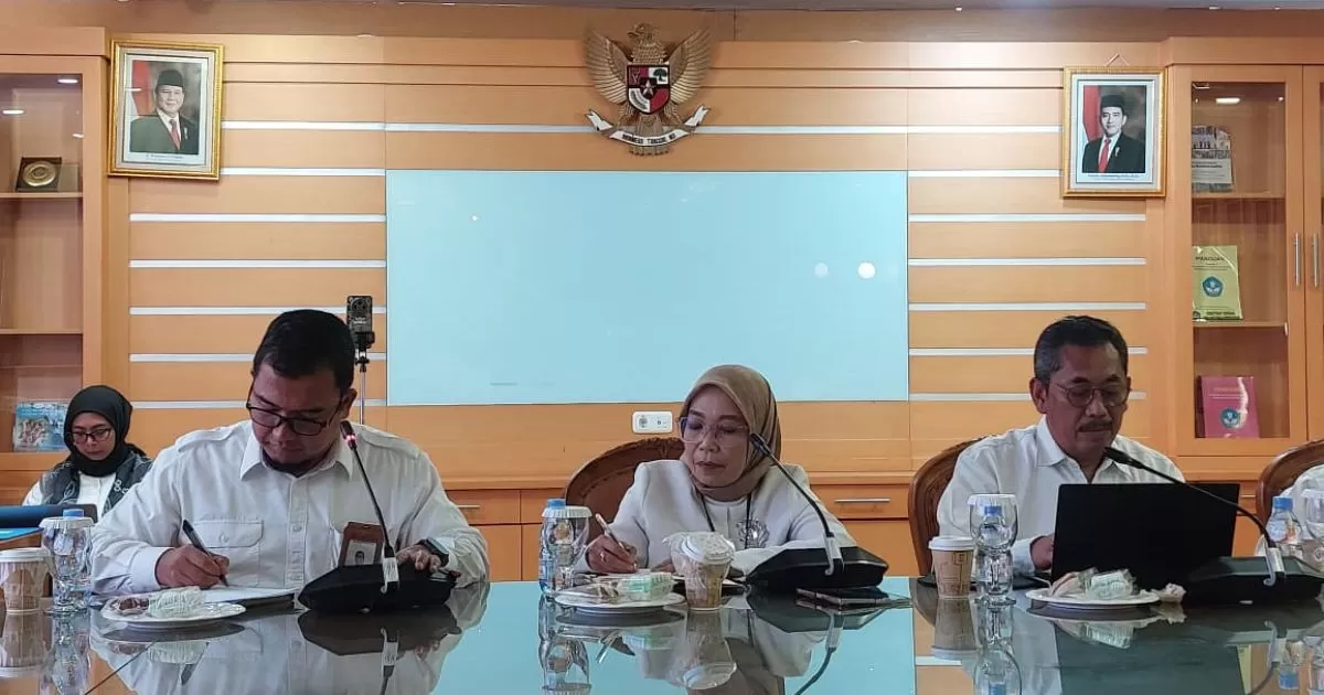 Kemendikdasmen Pastikan Tidak Ada PHK Massal Guru Non-ASN pada 2027