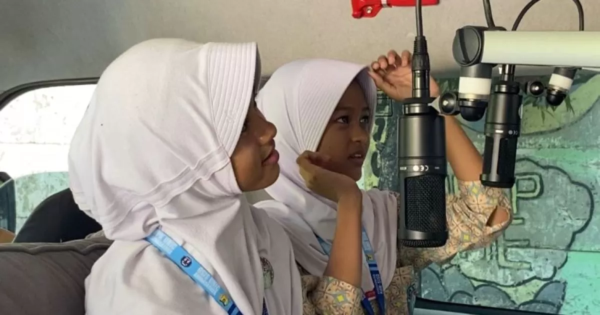 Diskominfo Kabupaten Bogor Kenalkan Dunia Broadcasting Lewat Program OBI Van Goes To School di SMPN 3 Citeureup
