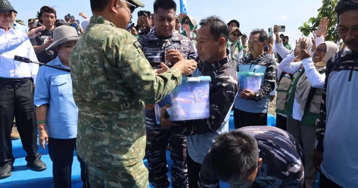 Panglima TNI Bersama Menteri Pertanian Panen Raya Kedelai di Nganjuk, Perkuat Swasembada Pangan Nasional