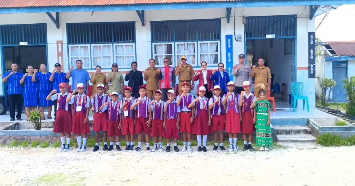 Ujian Akhir SD Kristen Romean Dibuka Khidmat, Pesan Disiplin dan Integritas Menggema di Fordata