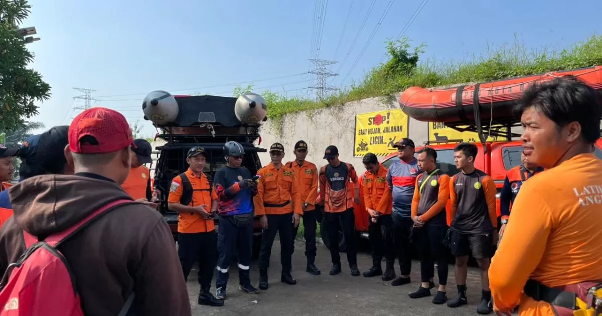 Pemuda Terseret Arus Kali Bekasi Saat Hendak Memancing, Tim SAR Lakukan Pencarian Hingga Radius 6 Kilometer