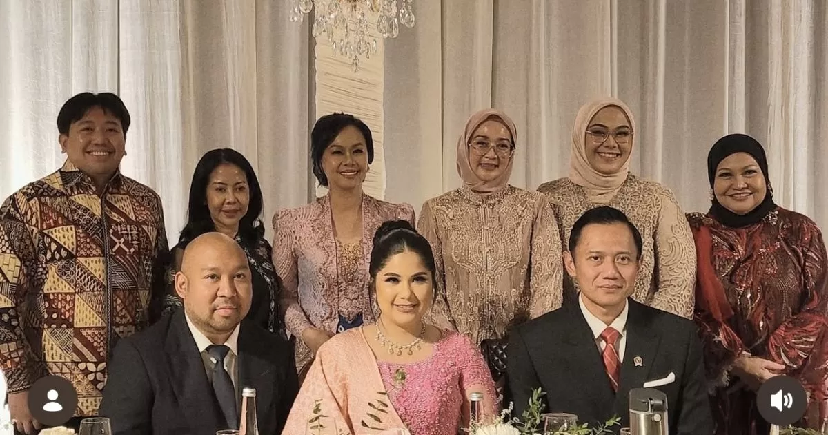 Dina Lorenza Bagikan Momen Bahagia Pernikahan Putra Teuku Riefky Harsya