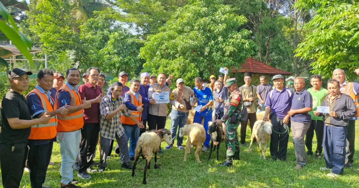 AQUA Citeureup Salurkan Hewan Kurban untuk Warga Sekitar, Wujud Kepedulian di Hari Iduladha