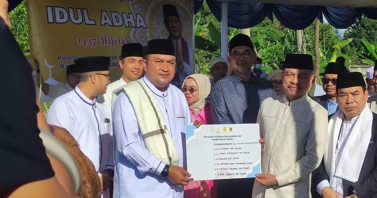 Ribuan Jamaah Padati Masjid Agung Baitul Faizin, Pemkab Bogor Salurkan Hewan Kurban Presiden
