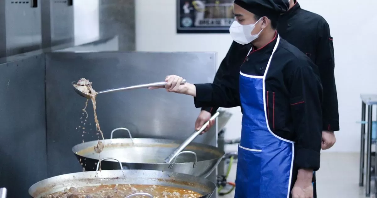 Sajian Spesial Iduladha, Warga Binaan Lapas Cibinong Nikmati Hidangan Daging Kurban