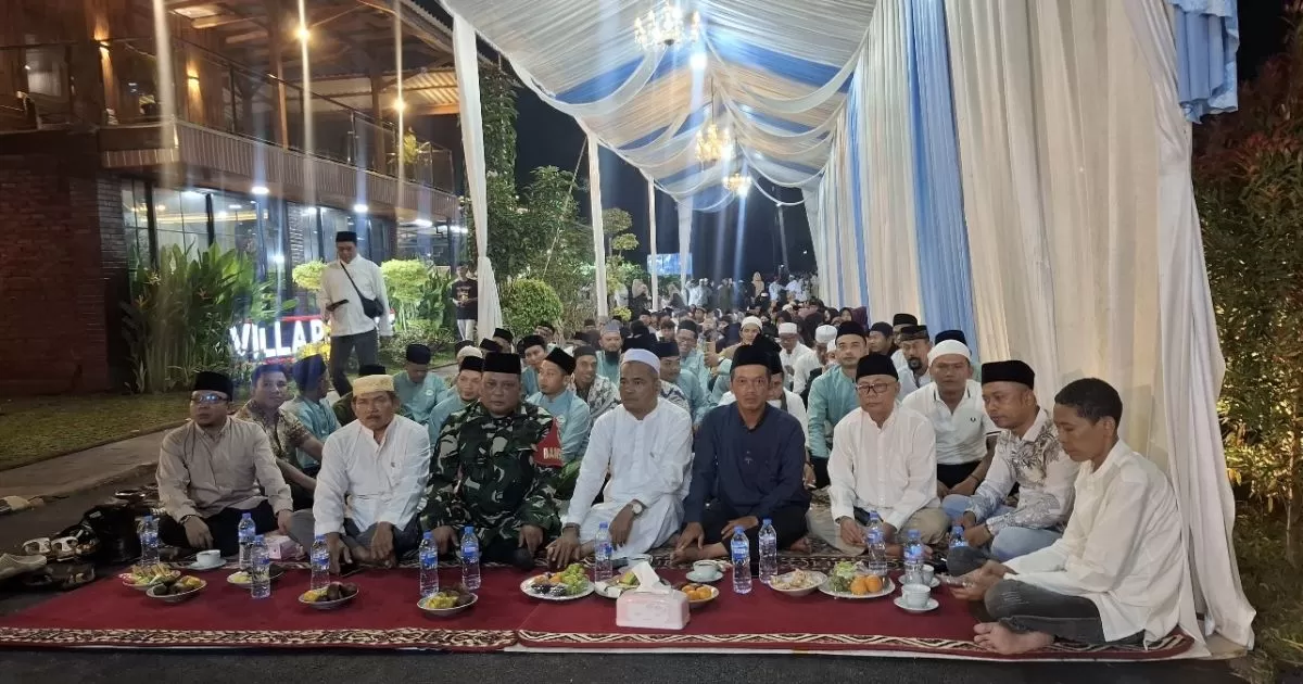 Resmikan Mushola Baitus Salam, Acank Suryana Santuni 100 Anak Yatim di Gunung Putri