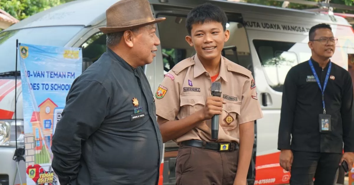 Diskominfo Kabupaten Bogor Perkuat Literasi Digital Pelajar Lewat Program OB Van Teman FM Goes to School