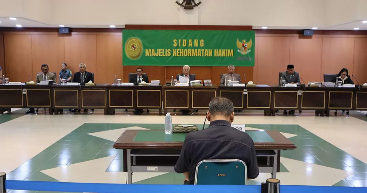 Hakim SW Dipecat Tidak Hormat, Terbukti Terima Rp2 Miliar dan Langgar Kode Etik