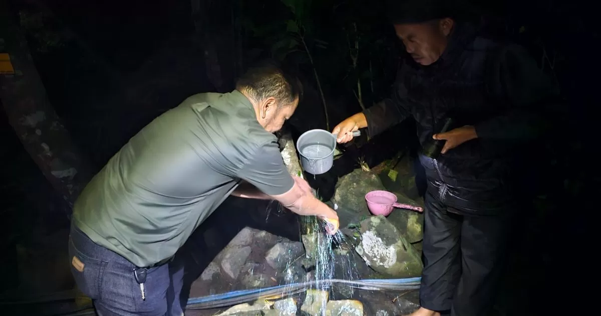 PWI Jaya Jalani Tradisi Sumber Mata Air Saat Kunjungi Gunung Padang