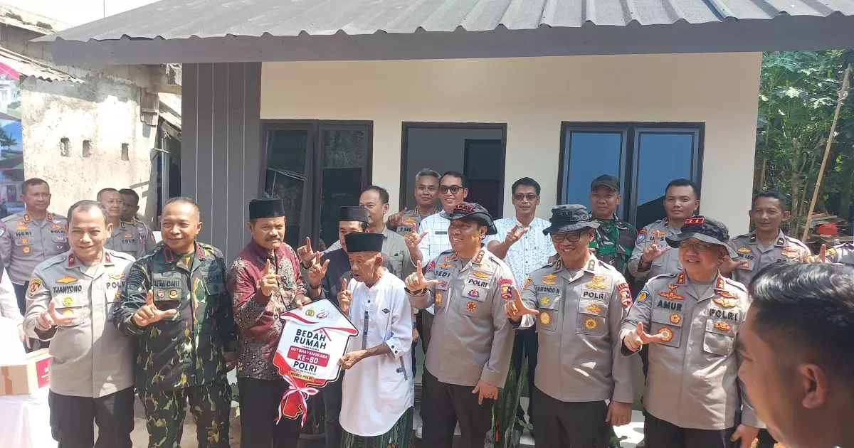 Hari Bhayangkara ke-80, Kakek Usin Terima Rumah Baru dari Program Bedah Rumah Polri