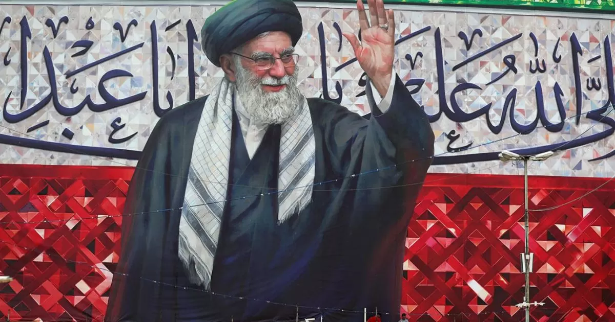 Iran Mulai Prosesi Pemakaman Ayatollah Ali Khamenei, Ribuan Pelayat Padati Teheran