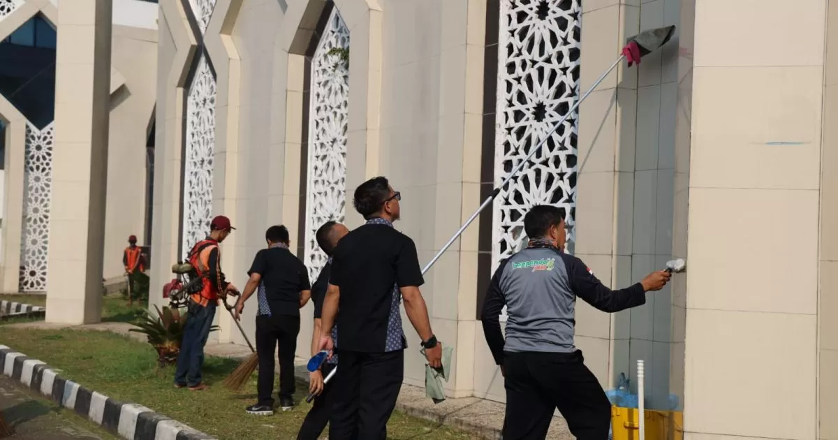 Korvei Massal Pemkab Bogor Bersihkan Kawasan Tegar Beriman, Sekda Ajat: Jadikan Kebersihan Budaya Bersama