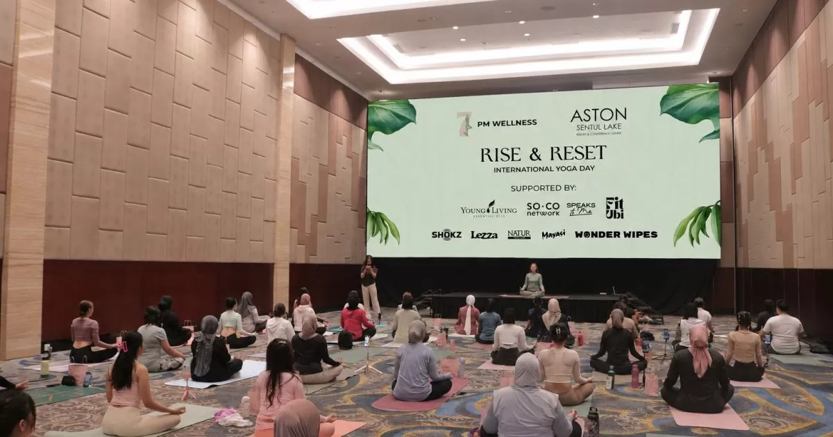 Puluhan Peserta Ikuti Yoga di Aston Sentul, Kampanye Hidup Sehat Lewat Rise Dan Reset