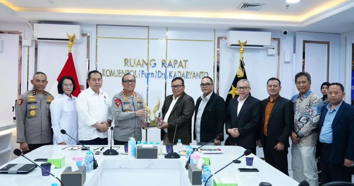 Wakapolri Terima Penghargaan Bergengsi dari Unissula, Dinilai Visioner Wujudkan Reformasi dan Transformasi Polri