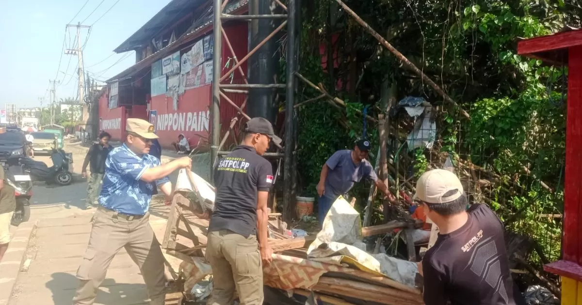 Pemkab Bogor Lanjutkan Normalisasi Kali Angke I di Kemang, Bangunan Liar Ditertibkan