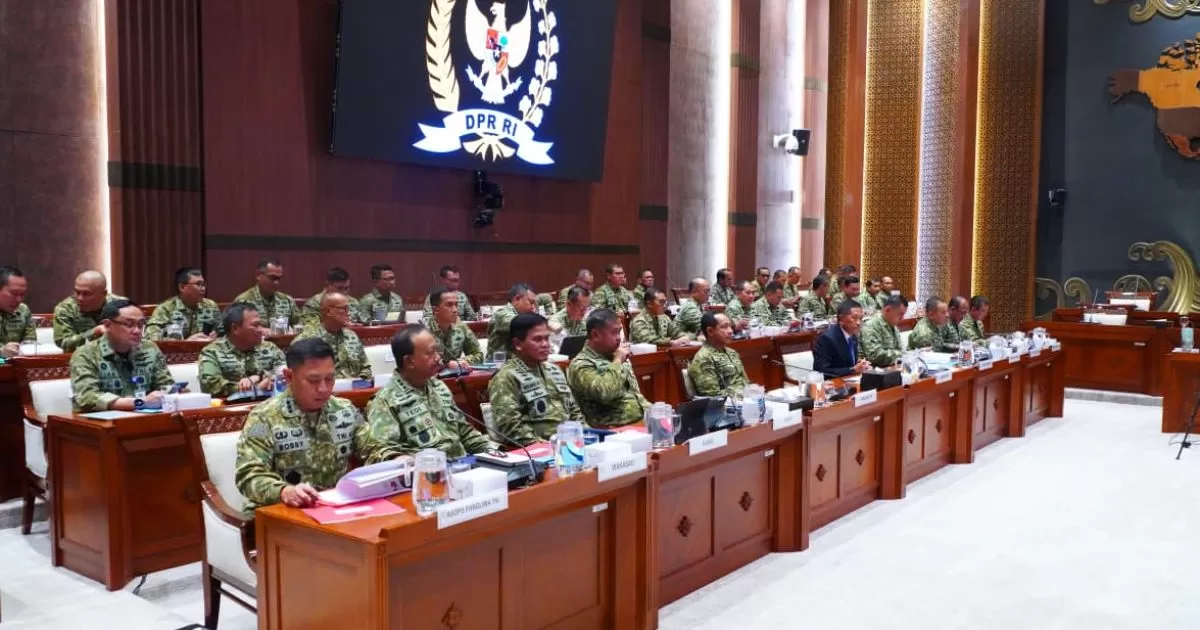 Komisi I DPR Gelar Raker Tertutup Bersama Panglima TNI dan Wamenhan