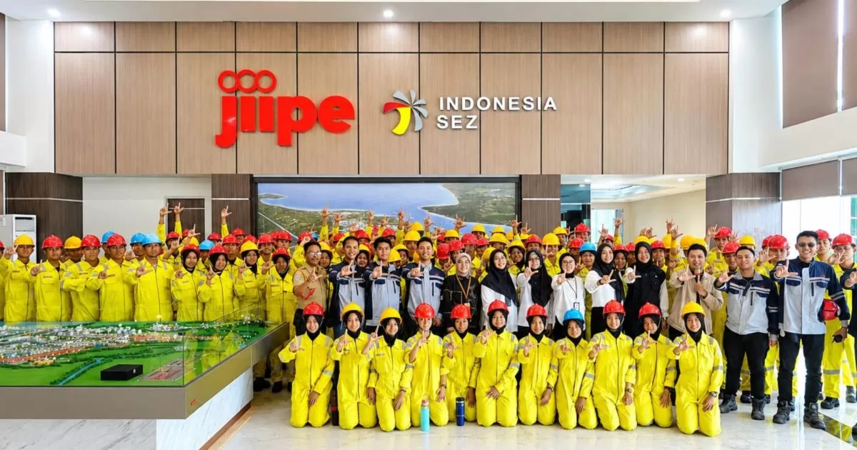 Poltekpel Surabaya Kenalkan Operasional Pelabuhan Modern, 106 Taruna Belajar Langsung di PT Berlian Manyar Sejahtera