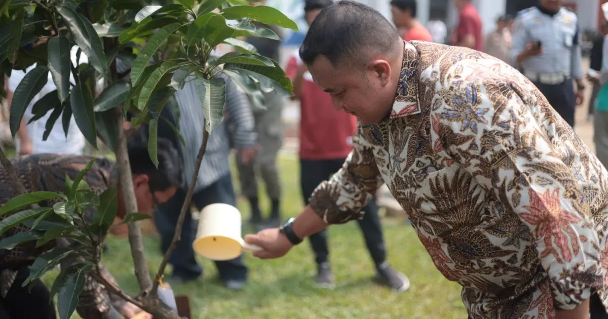 Rudy Susmanto Pimpin Gerakan Penghijauan dengan 2.000 Pohon di Pakansari