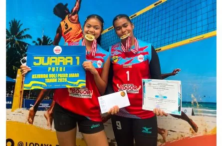 Queen Rania dan Asyifa Antar Kabupaten Bogor Juara Kejurda Voli Pasir Jawa Barat