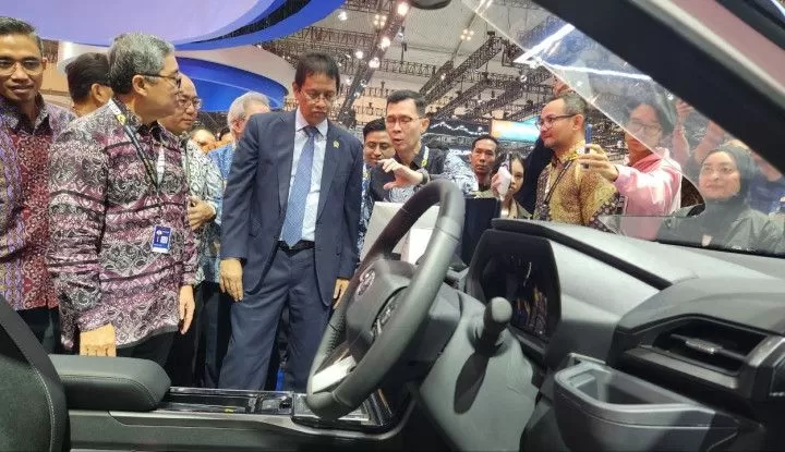 Menkeu Purbaya Minta Toyota Pindahkan Pabrik Utama dari Thailand ke Indonesia, Siap Beri Insentif