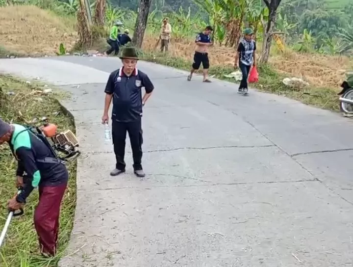 Budaya Gotong Royong Terus Dijaga Melalui Kamis Manis di Wargajaya