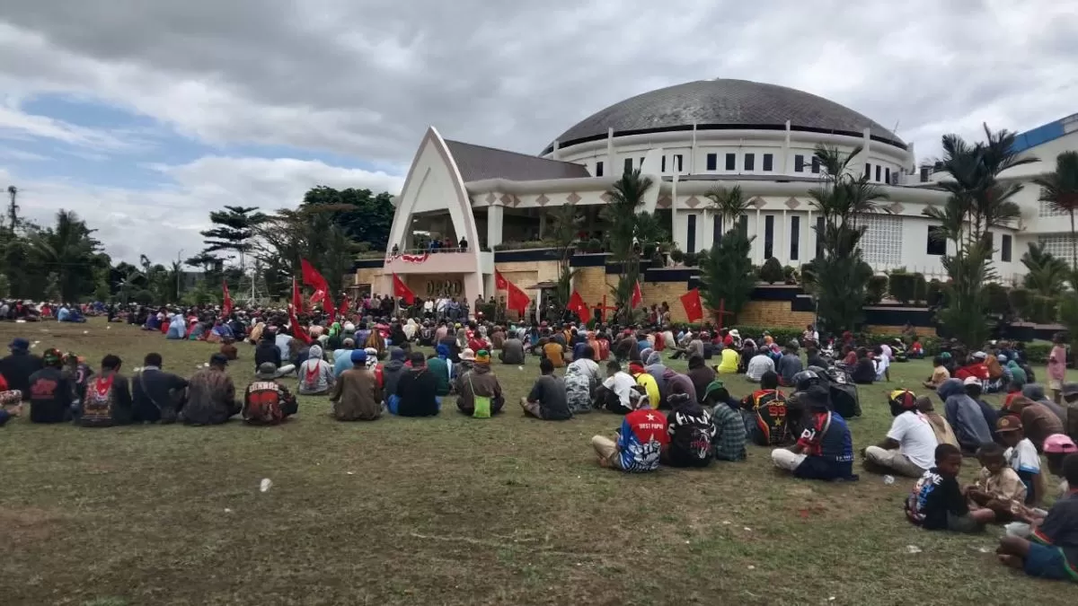 Ratusan Massa KNPB Mimika Gelar Aksi Damai, Sampaikan Enam Tuntutan Politik Papua