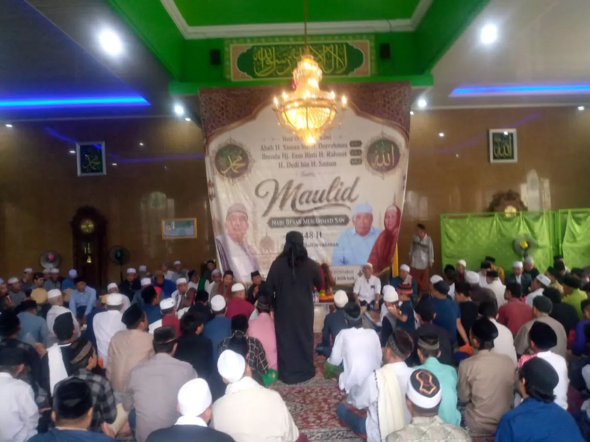 Keluarga Besar Gelar Haul dan Maulid Nabi, Warga Desa Dayeuh Perkuat Ukhuwah Islamiyah