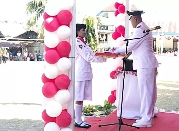 PLT Camat  Fordata Pimpin Upacara Detik-Detik Proklamasi HUT RI ke-81 di Desa Adodo