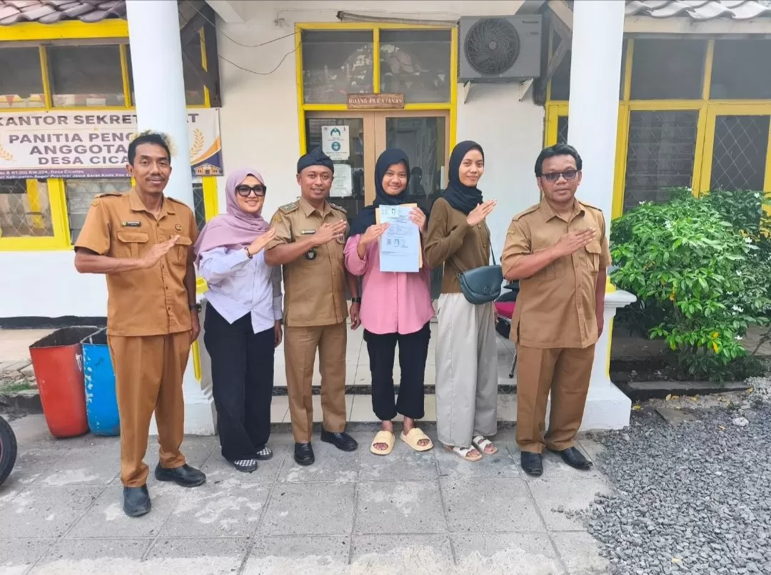 Sekolah Rakyat Mulai Dirasakan Warga Cicadas, Kades Dian Hermawan Antar Langsung Zareena ke Sekolah