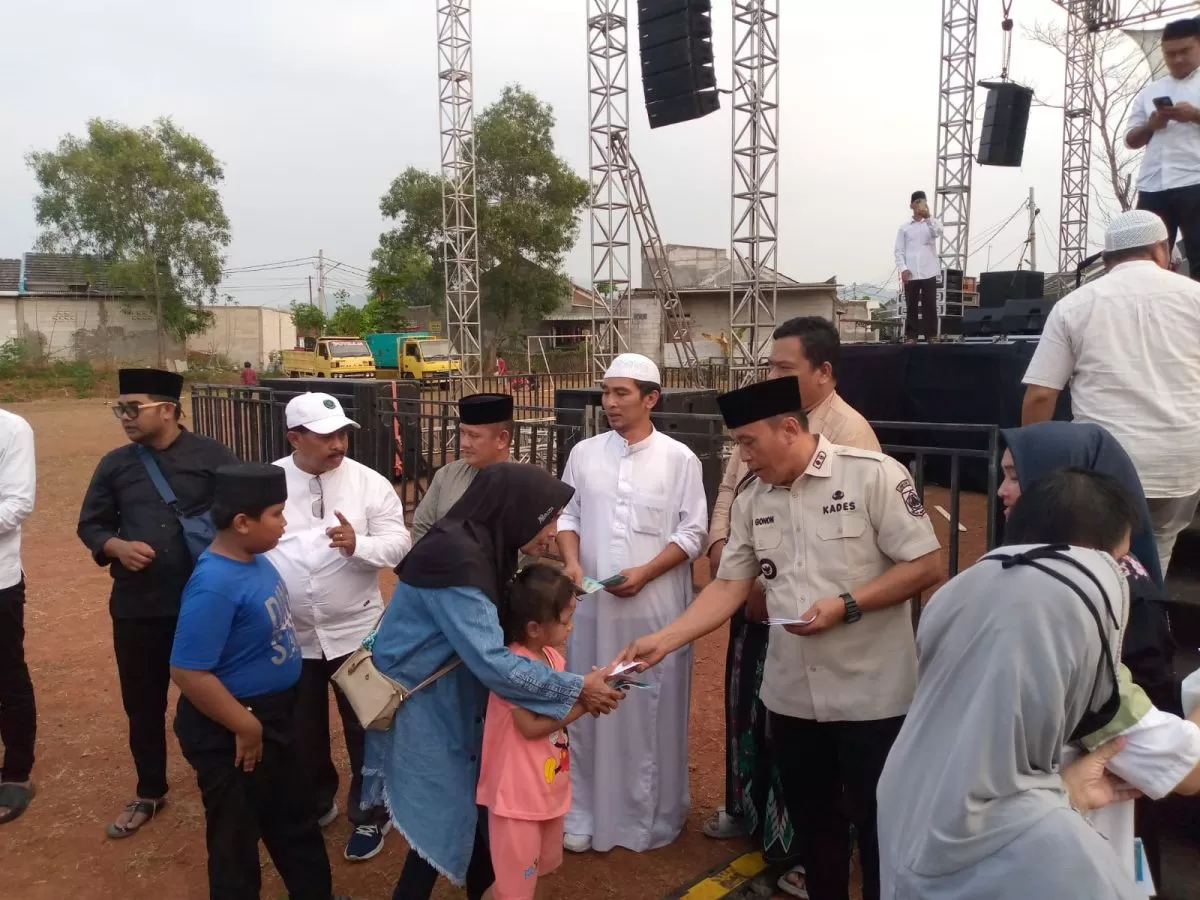 Bukan Sekadar Pesta Rakyat, Pemdes Klapanunggal Awali KECE 2026 dengan Santunan Anak Yatim