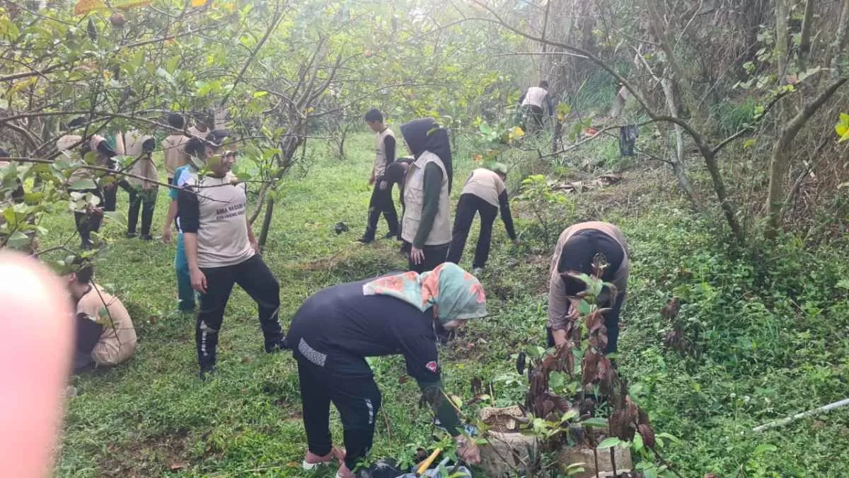 Jumat Karakter Bertema Aksi Ekologi, SMAN 4 Cibinong Wujudkan Sekolah Bersih dan Asri