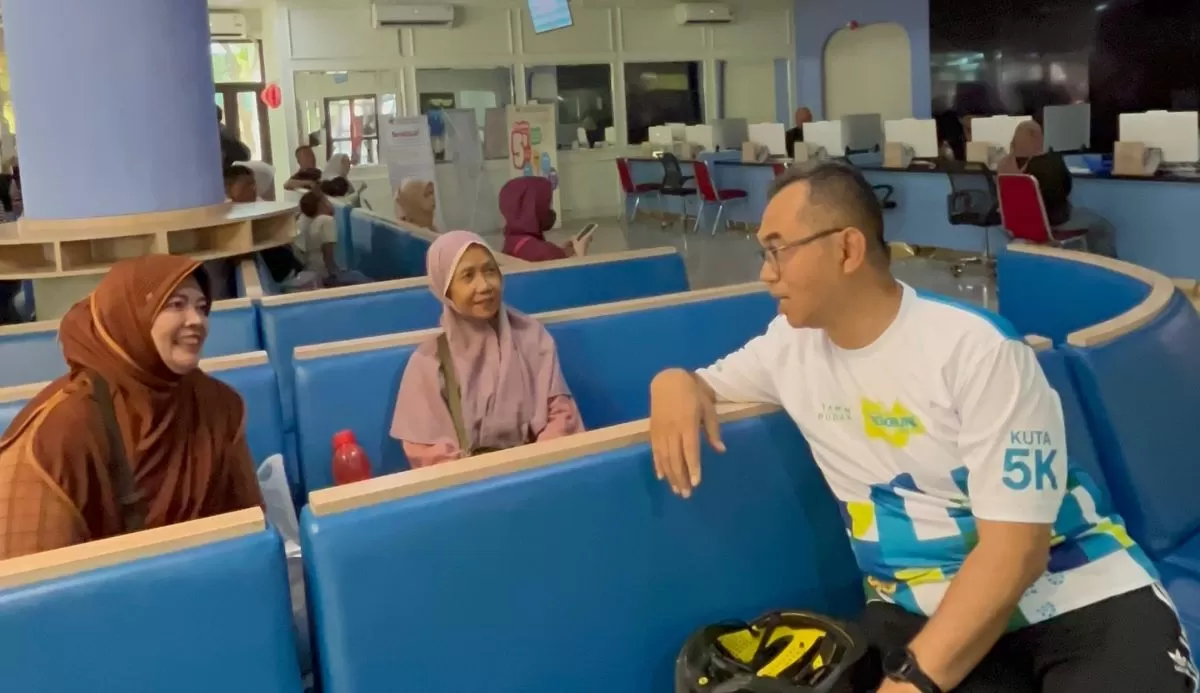 Naik Sepeda, Sekda Ajat Cek Pelayanan Disdukcapil dan Dengarkan Aspirasi Warga