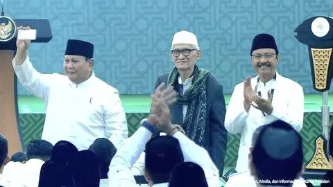 Prabowo Kini Punya KartaNU, Penyerahan Disambut Meriah Muktamirin NU di Jombang