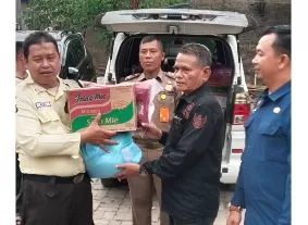 Kebakaran Enam Rumah di Cileungsi Bogor, Pemdes Dayeuh Langsung Turun Beri Bantuan