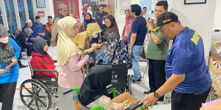 Polresta Sidoarjo Turunkan Tim Dokkes Pantau Kesehatan Santri Manbaul Hikam